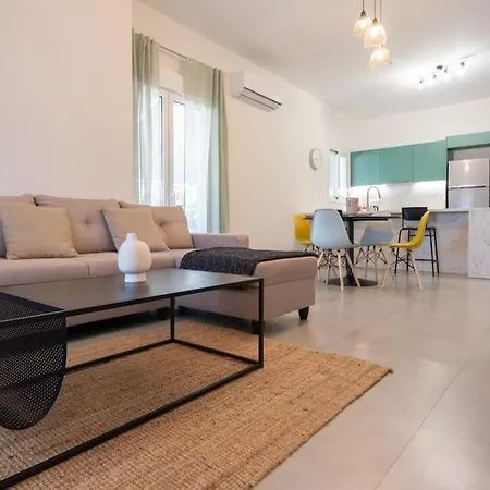 Prime 3-br Exarcheia Abode *