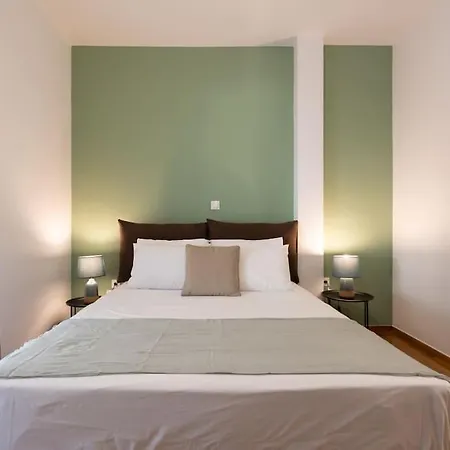 Prime 3-br Exarcheia Abode *