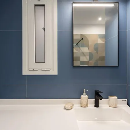 Prime 3-br Exarcheia Abode Apartment