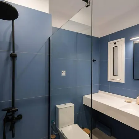 Prime 3-br Exarcheia Abode *