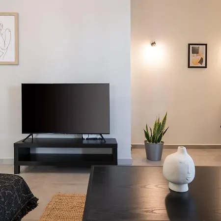 Prime 3-br Exarcheia Abode